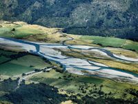 Der Makaroa River bei Niedrigwasser